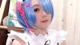 Want to marry "Rem" as a wife? The girl fiddled with the maid outfit for a long time and didn't unde