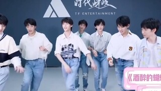 #时代少年团随机女团舞挑战来袭#马嘉祺：老师也没教过啊#女团舞#丁程鑫#宋亚轩#刘耀文#张真源#严浩翔#贺峻霖