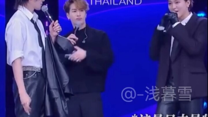 Three foreigners communicate entirely in Chinese!