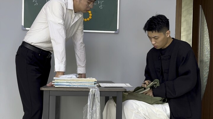 Setengah jam pertama mengerjakan bahasa Inggris, setengah jam kedua mengerjakan matematika