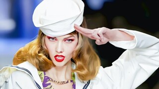 Karlie Kloss, the bitchy bitch, is here!