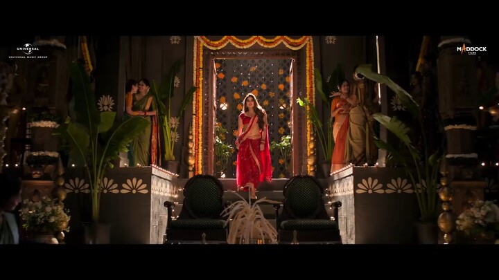 Danger_-_Param_Sundari___Sidharth_M,_Janhvi_K___Sachin-Jigar,_Vishal_Dadlani,_Parvati_M,_Amitabh_B(7