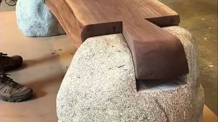 Traditional mortise-and-tenon craftsmanship