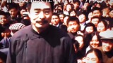 "Lu Xun pergi ke Universitas Peking untuk mengajar untuk pertama kalinya. Dia berpakaian sangat sede