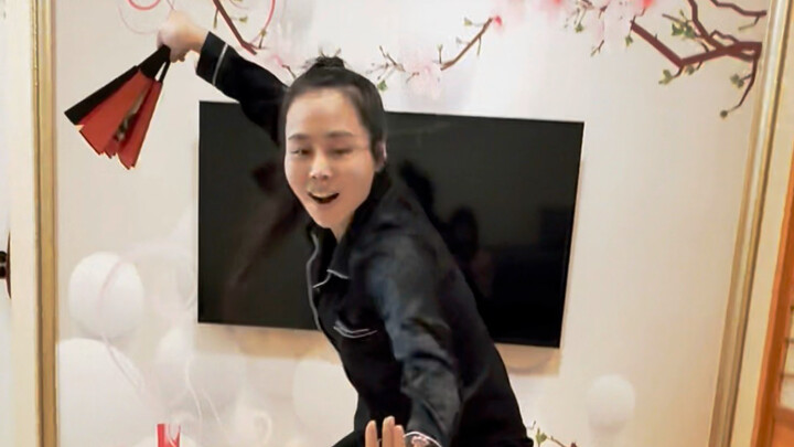 Baru aja cabut gigi, anaknya sudah pengin dengar Li Zhenxian lagi. Sebagai ibu, aku harus kuat! @Li 