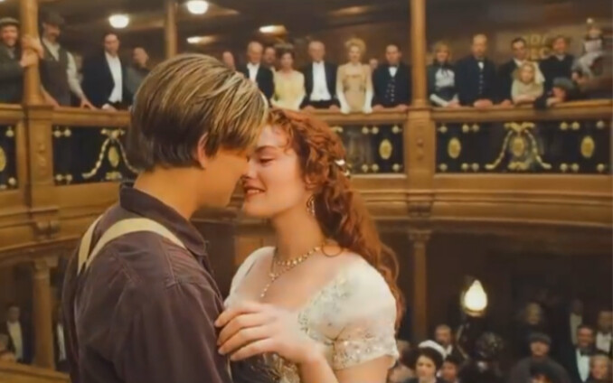 Titanic: Toàn bộ bộ phim kết thúc với cái chết của Jack. Con tàu Titanic, vốn được khẳng định là khô