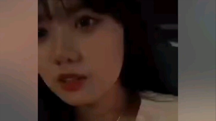 จงเป็นเหมือนดอกบัว ผุดขึ้นจากโคลนตมแต่ไม่เปื้อน เปียกน้ำใสแต่ไม่เย้ายวน