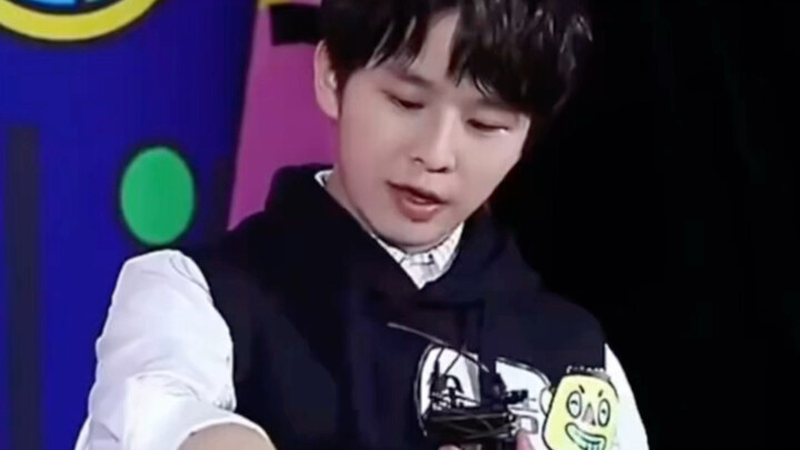 มาดูกันสิ ทุกคนวิจารณ์การเต้นของหวังอี้ป๋อกันยังไง!