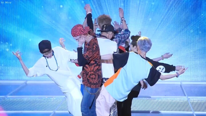 【EXO】Mỗi người đều đẹp trai một cách rõ nét trong màn trình diễn đầy mê hoặc (HD không mã hóa)