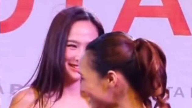 Tôi thực sự cảm động trước những chi tiết của cô ấy.