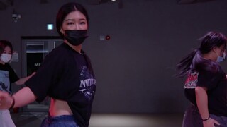 【1M】Koreografi Moana "Die A Little Bit"