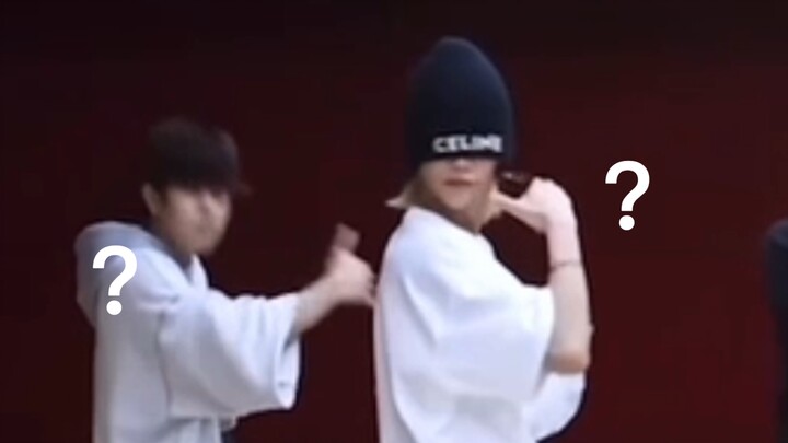 【لي لونغفو】 يبدو أن راقص فريقي الرئيسي غبي بعض الشيء