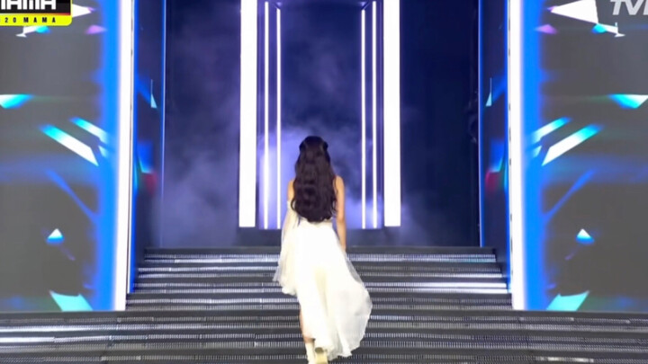 “เพราะฉันเกลียดความเสียใจ ไม่ว่าปลายทางจะเป็นเช่นไรก็ตาม มองซ้ายมองขวาก็ไม่สำคัญหรอก ยังไงโอกาสสำเร็