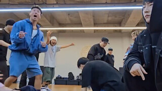 声音模仿操作 激动的跳街舞 帅就完了