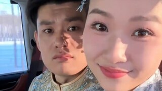 女生拿出戒指让男友求婚，下一秒竟然出现了婚车上……