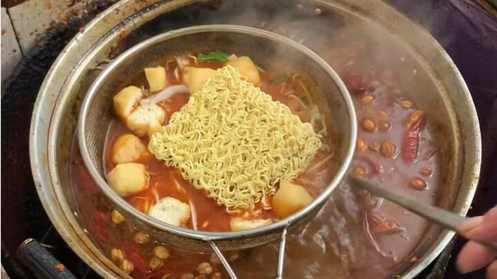 Món lẩu cay kiểu cũ ẩn mình trong căn nhà nhỏ ven phố ở Đông Bắc‼️