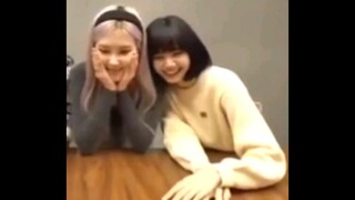 [BLACKPINK Chaelisa] Mặt Rosé có gì mà ngắm dữ vậy ta?