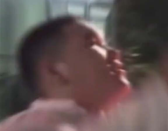 妈妈，它欺负我！