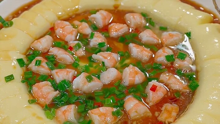 The first dish of the New Year's Eve dinner: steamed and thriving!