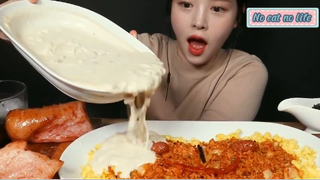 Cơm kim chi thịt hộp sốt kem phô mai với thịt xông khói phần 1 #anngonmoingay