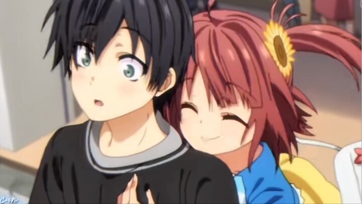 Astaga di peluk dari belakang bikin kaget aja..!