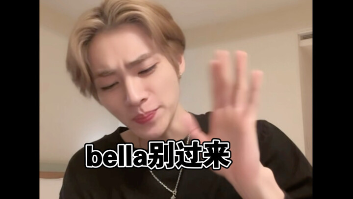 【เซียวจวิ้น】บรรยายอย่างมีชีวิตชีวาถึงวิธีที่เบลล่าฟาดสมาชิกวงเวิลด์วินด์ V อย่างสาสม