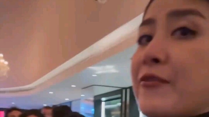 When Kelly Chen was asked at an event how she managed to look so stunning, she once again unleashed 