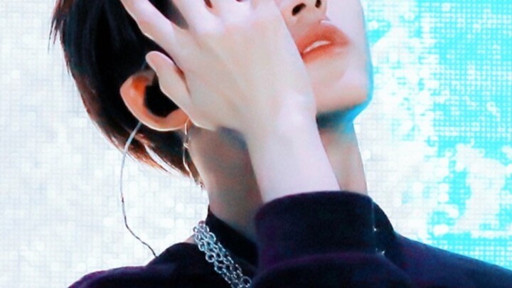 “SM probably sees him as a pure, pretty face with Chinese elements, right?” Come on—he was once a le