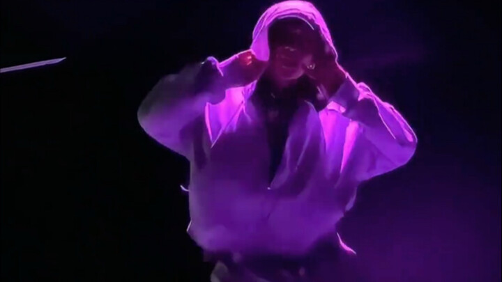 【จางอี้ซิง】ขึ้นเกี้ยวดอกไม้มาให้กอดหน่อย! ตอนนี้เป็นเพลง “เกี้ยวดอกไม้ใหญ่” สั่งทำพิเศษโดยเค่อปี่ r 