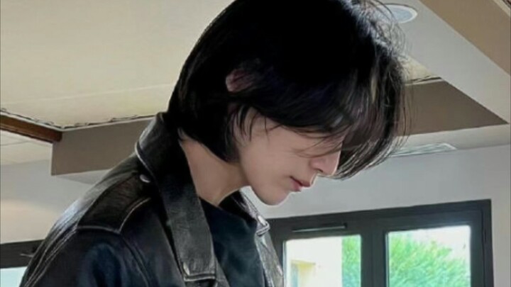 [Seventeen’s Yoon Jeonghan / For the “Dream Girls”] When you’re drunk and call your boyfriend who’s 