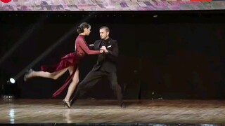 The most intense performance of the world-famous classic tango dance "One Step Away"