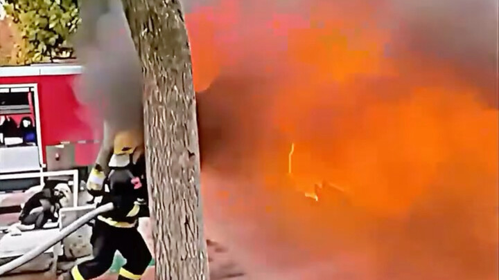 Regular Firefighter vs. King of the Firefighters