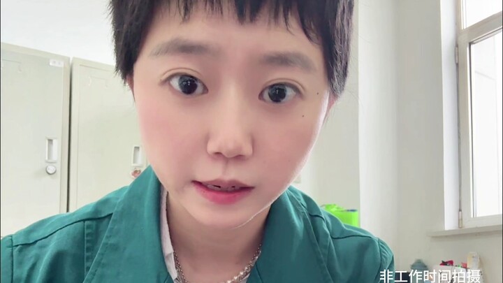 Chiếc mũ hoa nhỏ | Điều dưỡng trưởng nói rồi, viện phát đồ thì đừng gây chuyện