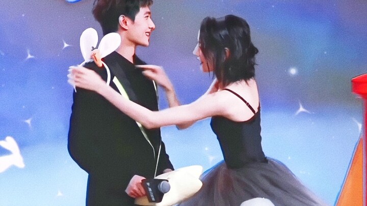 มาให้ดูของดีๆ กัน! วันนี้ไม่ใช่แค่วันตรุษจีน สาว ๆ แฟนคลับหยาง•ตี้ยังถูกพูดถึงด้วยนะ! เธอคือความภาคภ