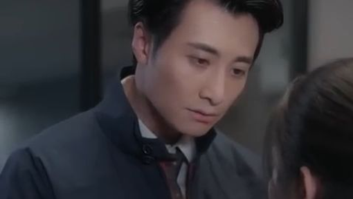 Miliarder yang benci wanita jatuh cinta pada asistennya yang baru 23 tahun