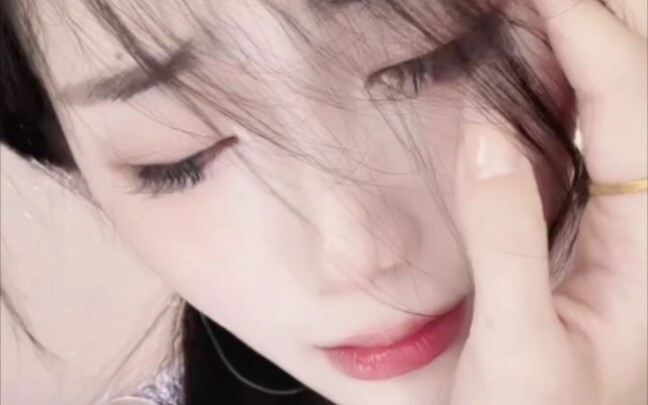 This sister's rhythm + expression is perfect