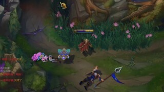 النظرة الأولى على مسدس الرجل، والنظرة الثانية على نيكو، وبالتدقيق جيدًا، إنه ليو باي.