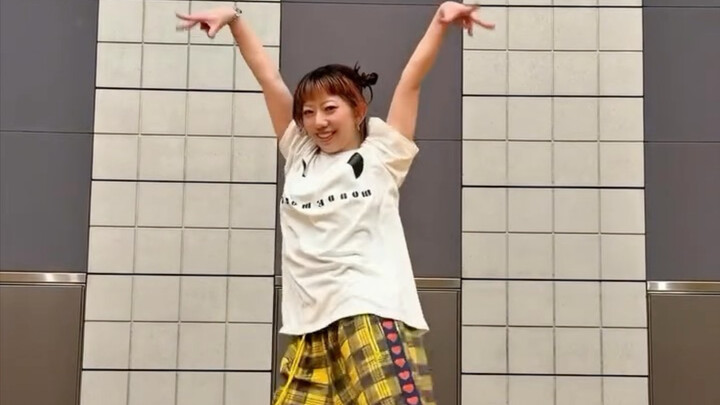 Yes! Tokyo - Choreographer’s Version, mirrored for easy dance breakdown.
