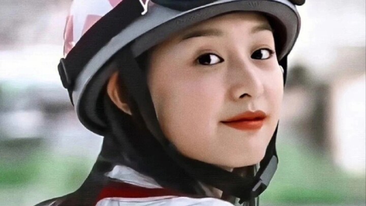 Chủ đạo là sự đối lập! Kim Ji-won làm sao vừa cá tính lại vừa ngọt ngào vậy nhỉ?