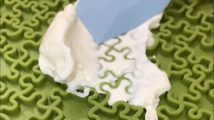 Even white people would shake their heads at this yogurt pad.