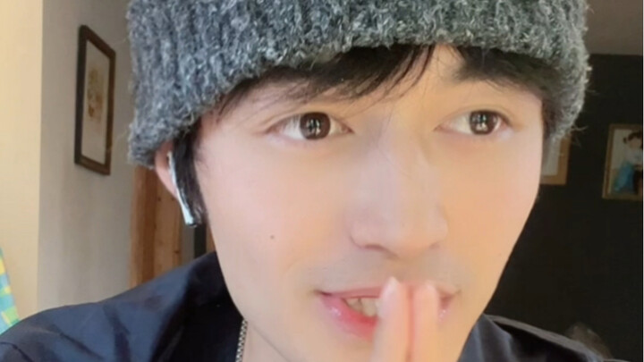 Muốn xem tôi hát song ca với ai không?