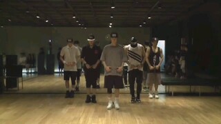UNIQ Wang Yibo، ماذا يمكنني أن أقول أيضًا عن مهاراته في الرقص (～￣▽￣)～