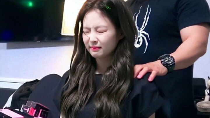 The masseur’s sudden, unexpected bone-setting left Jennie completely stunned!