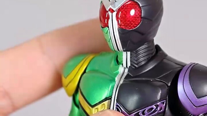 Kamen Rider W: รูปปั้นกระดูกจริงของนักสืบฟูโตะ ตีพิมพ์ซ้ำแล้วซ้ำเล่า ทำไมถึงมี W หล่อๆ แบบนี้ให้สู้!