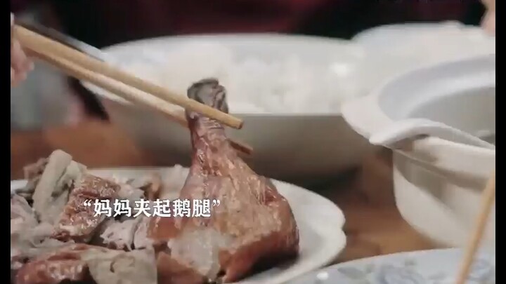 Con cái vừa là điểm yếu, vừa là tấm áo giáp của mẹ…