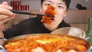 吃上瘾的全韩超人气部队火锅，欧巴无限加肉，丰盛美味真过瘾
