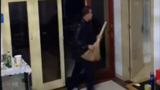 "Người cha đầy máu và giận dữ"