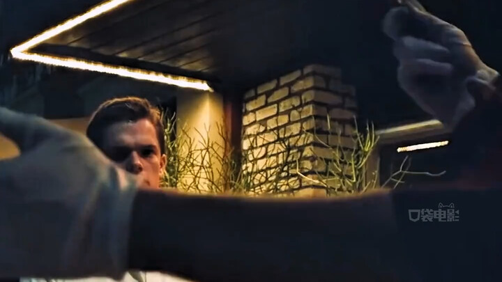 Đừng quên vỗ tay cho chú hề nhé!