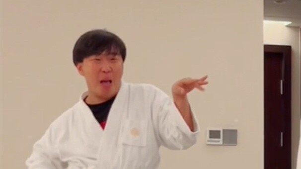 I was crushed by this man's dancing again...