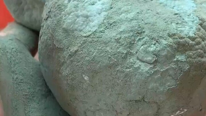 If you’ve got these molds at home, congratulations—you’re about to strike it rich!